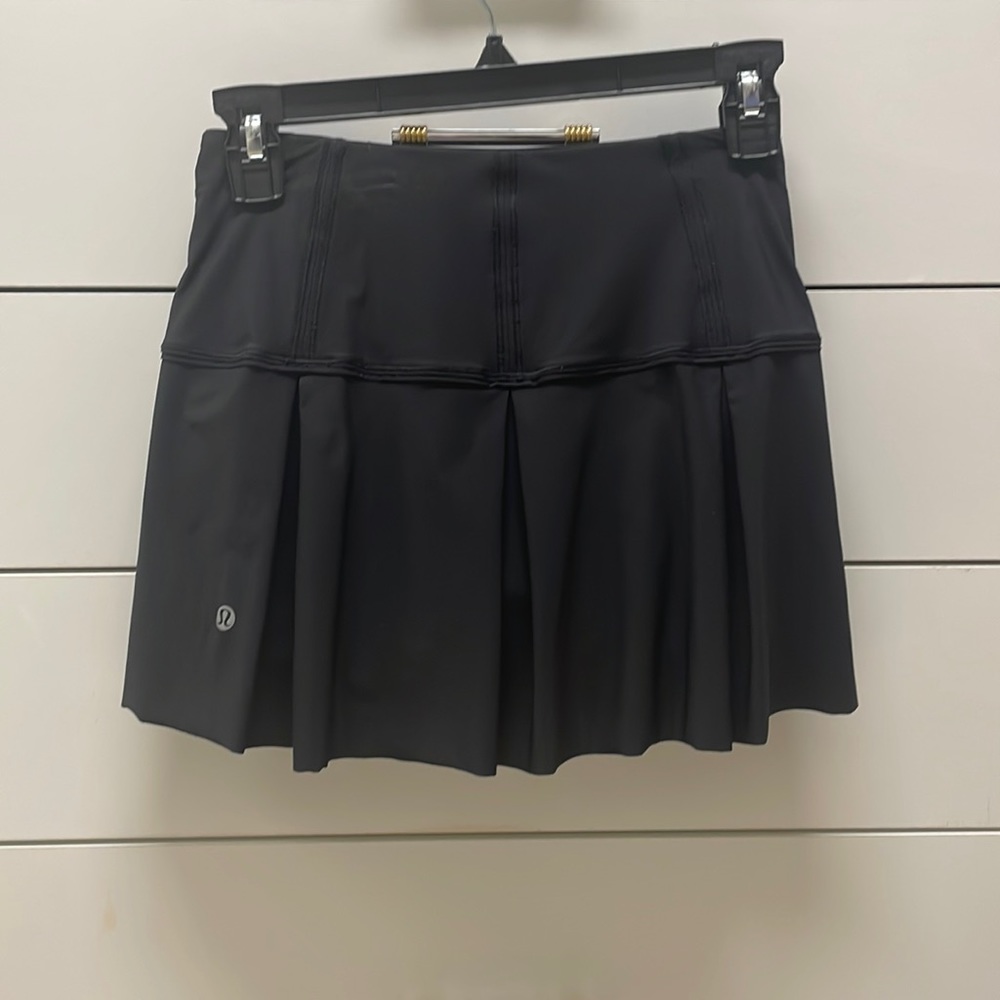 Lululemon Lost In Pace Skirt. Side 2